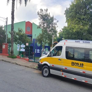 Tia dete escolar