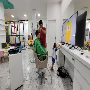 Tio John Cabeleireiro Infantil