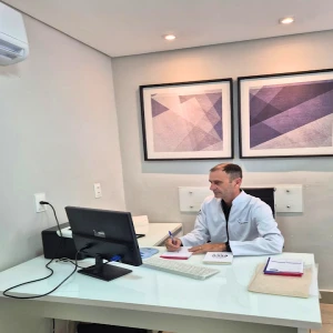 Dr. Edney Gomes Ribeiro - Neurologia infantil Ipatinga e Eletroneuromiografia