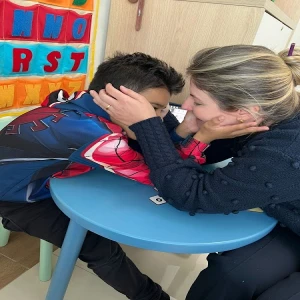 Modelo Denver ABA Autismo na Zona Norte - Aline Ferro Clínica de psicopedagogia e psicologia em São Paulo