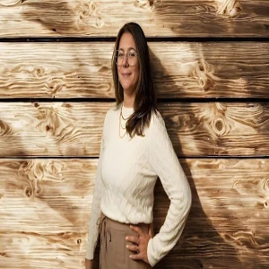 Dra. Laura Souza - Neurologista