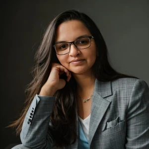 Dra. Marília Agarra