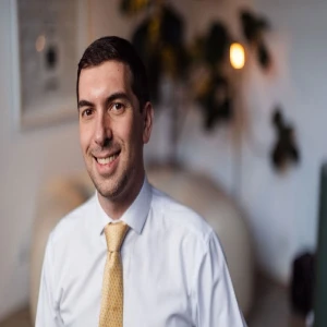 Dr. Lucas Bertoldi, Neurologista