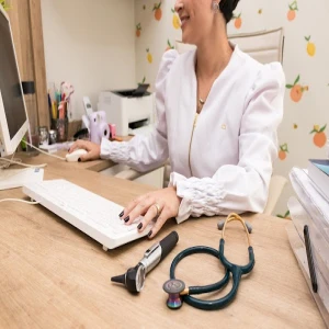 Dra. Heveline Casalecchi - Pediatra, Nutrição Materno Infantil, Consultoria do Sono