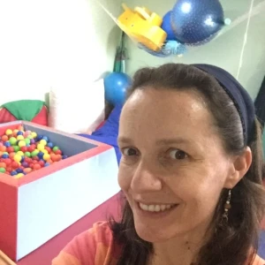 Ariela Goldstein, Terapeuta ocupacional