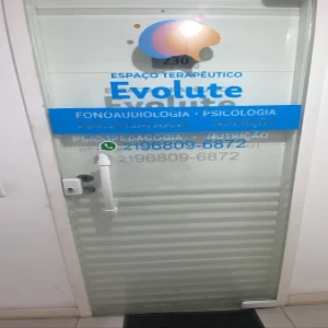 Fonoaudióloga - Karoline Figueiredo