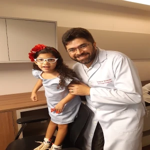 Dr. Gustavo Nogueira de Holanda, Neurologista pediátrico