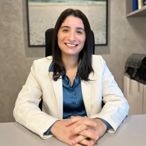 Dra. Ana Letícia Albuquerque - Neurologista