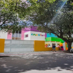 Envolve ABA (unidade raízes)