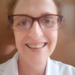Dra. Adriana Ávila de Espindola, Neurologista pediátrico