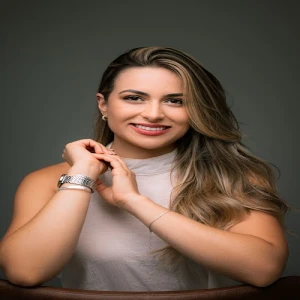 Dra. Letícya Teles