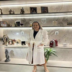 Dra. Analuiza Tenorio Luna Sarmento - Neurologista Maceió