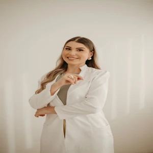 Dra Laura Ribeiro Iunes- Pós-graduada em Neuropediatria
