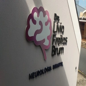 Dr Lívia Freitas Brum