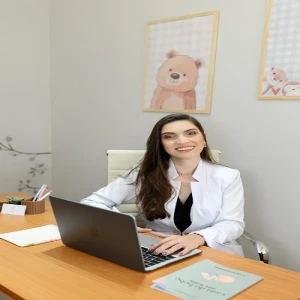 Dra. Marcela Pires Pediatra