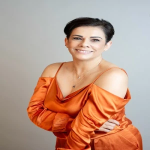 Dra Adriana Moraes