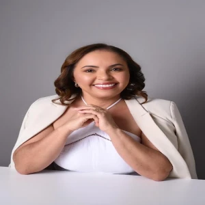 Dra. Eliane Gonçalves - Pediatra e Neonatologista | Pediatra em Caruaru | Pediatria Caruaru