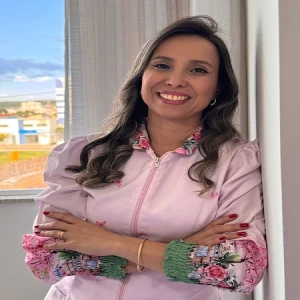 Dra. Danielle Andrade - Pediatra em Vitória da Conquista - Ba