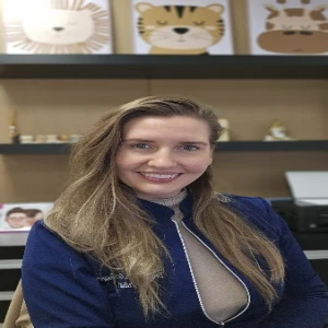 Dra. Laura Gomes Soares | Pediatra em Joinville SC