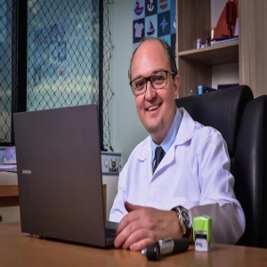 Dr. Fábio Giordani - Pediatra em Manaus | CLÍNICA PEDIÁTRICA FG