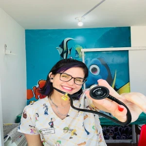 Dra. Akysa Borges (Pediatria e Psiquiatria Infantil)