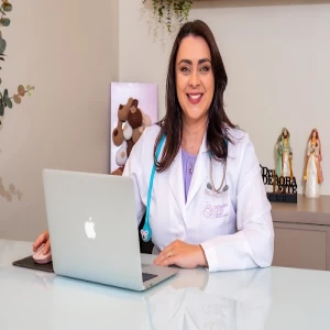 Drª Débora Leite - Pediatra referência em Aracaju