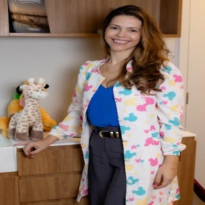 Dra. Cindy Antunes e Andrade | Pediatra