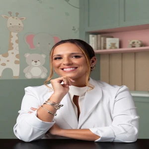Dra. Laura Artioli - Pediatra em Florianópolis