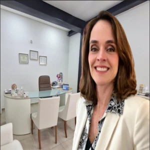 Dra Ana Lea - Pediatra
