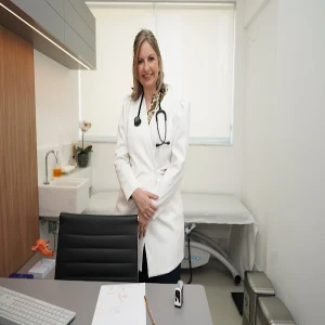 Dra. Laís Barbiero - Pediatra da Infância e da Adolescência