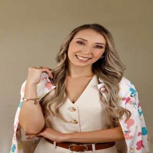 Dra Danielle Andrade - Pediatra em Dourados MS