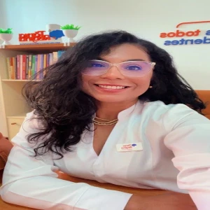 Tânia Regina Gomes - Neuropsicopedagoga Clínica e Institucional