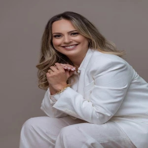 Dra. Taís Lima Pediatra - Primeiros Passos Atendimento Médico