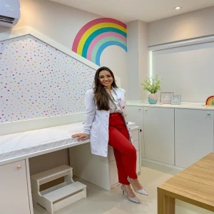 Dra. Letícia Martins, Pediatria