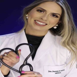 Dra. Daniela Horbylon - Médica - Saúde da Criança