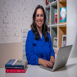 Dra. Agda Donnabella - Pediatria e Desenvolvimento Infantil